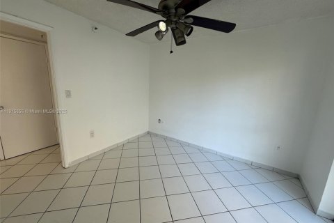 Condominio en venta en Miami Beach, Florida, 2 dormitorios, 85.47 m2 № 1971875 - foto 20