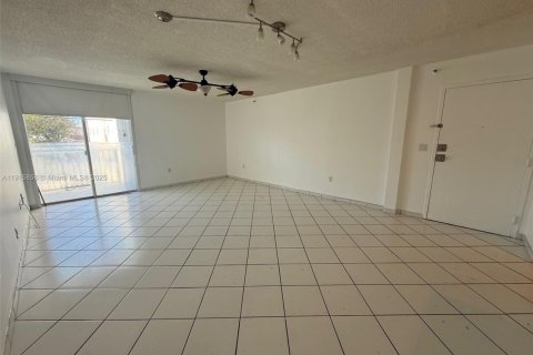 Condominio en venta en Miami Beach, Florida, 2 dormitorios, 85.47 m2 № 1971875 - foto 4