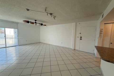 Condominio en venta en Miami Beach, Florida, 2 dormitorios, 85.47 m2 № 1971875 - foto 6