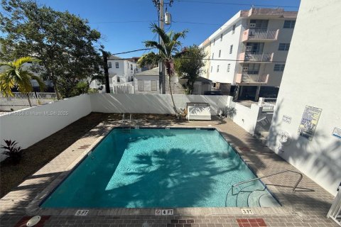 Condominio en venta en Miami Beach, Florida, 2 dormitorios, 85.47 m2 № 1971875 - foto 28