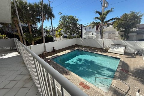Condominio en venta en Miami Beach, Florida, 2 dormitorios, 85.47 m2 № 1971875 - foto 27