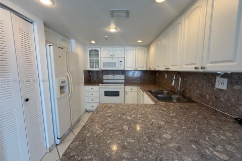 Condominio en venta en Miami Beach, Florida, 2 dormitorios, 85.47 m2 № 1971875 - foto 9