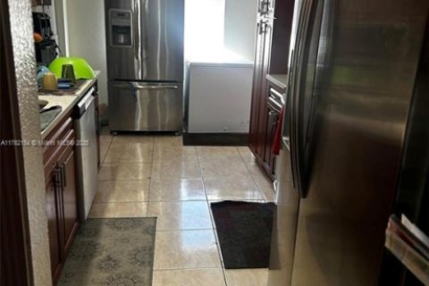 Villa ou maison à vendre à Lauderhill, Floride: 5 chambres, 140.1 m2 № 1938055 - photo 5