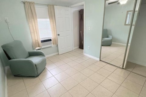 Immobilier commercial à louer à West Palm Beach, Floride: 1 chambre, 111.48 m2 № 2397330 - photo 6