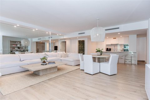 Купить кондоминиум в Майами-Бич, Флорида 2 спальни, 161.65м2, № 2058455 - фото 3