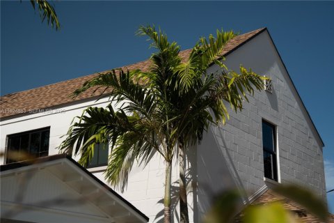 Propiedad comercial en venta en Miami, Florida № 1983643 - foto 28