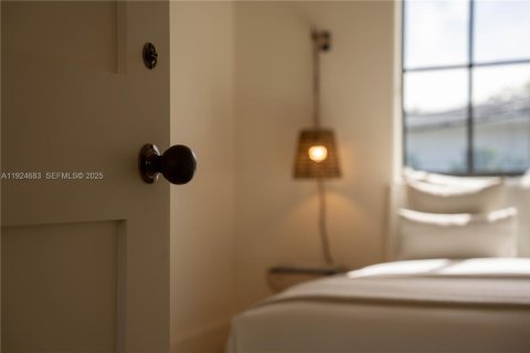 Propiedad comercial en venta en Miami, Florida № 1983643 - foto 23