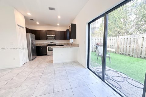 Adosado en venta en Miami, Florida, 3 dormitorios, 128.02 m2 № 1809822 - foto 17