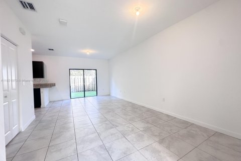 Adosado en venta en Miami, Florida, 3 dormitorios, 128.02 m2 № 1809822 - foto 11