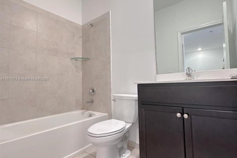 Adosado en venta en Miami, Florida, 3 dormitorios, 128.02 m2 № 1809822 - foto 7