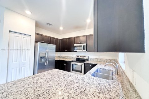 Adosado en venta en Miami, Florida, 3 dormitorios, 128.02 m2 № 1809822 - foto 20