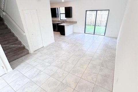 Adosado en venta en Miami, Florida, 3 dormitorios, 128.02 m2 № 1809822 - foto 16