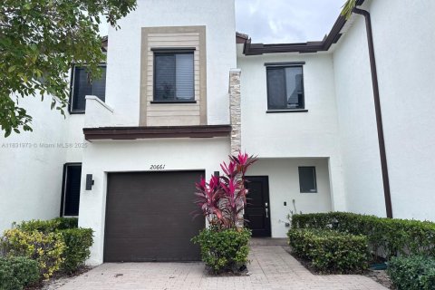 Adosado en venta en Miami, Florida, 3 dormitorios, 128.02 m2 № 1809822 - foto 1
