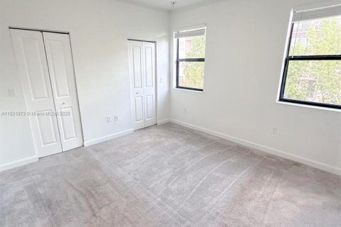 Adosado en venta en Miami, Florida, 3 dormitorios, 128.02 m2 № 1809822 - foto 4