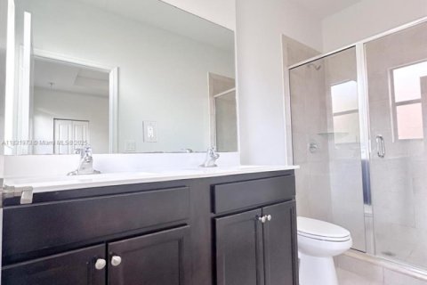 Adosado en venta en Miami, Florida, 3 dormitorios, 128.02 m2 № 1809822 - foto 25