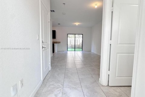 Adosado en venta en Miami, Florida, 3 dormitorios, 128.02 m2 № 1809822 - foto 14