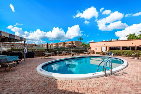 Купить кондоминиум в Санрайз, Флорида 2 спальни, 78.97м2, № 2002054 - фото 14