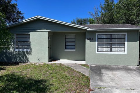 House in Tampa, Florida 3 bedrooms № 2058323