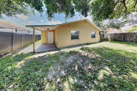 House in Kissimmee, Florida 3 bedrooms, 125.23 sq.m. № 1884733 - photo 16