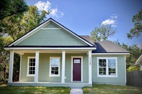 House in Lakeland, Florida 3 bedrooms, 179.12 sq.m. № 2302407