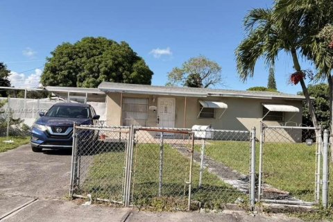 Купить виллу или дом в Майами, Флорида 4 спальни, 115.48м2, № 2005945 - фото 3