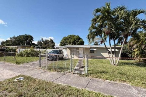 Купить виллу или дом в Майами, Флорида 4 спальни, 115.48м2, № 2005945 - фото 4