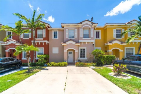 Touwnhouse à vendre à Homestead, Floride: 3 chambres, 128.02 m2 № 1921313 - photo 1