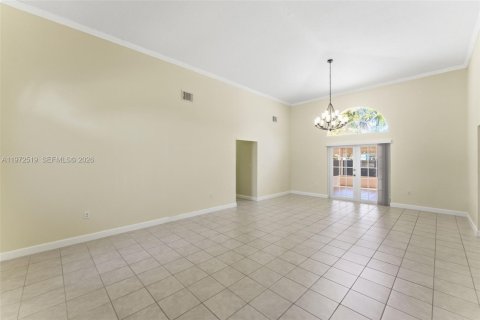 House in Miami, Florida 3 bedrooms, 160.35 sq.m. № 2033496 - photo 4
