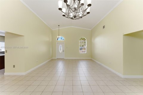 House in Miami, Florida 3 bedrooms, 160.35 sq.m. № 2033496 - photo 7