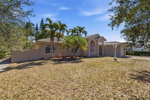 House in Miami, Florida 3 bedrooms, 160.35 sq.m. № 2033496 - photo 3