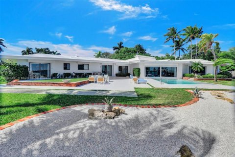 Villa ou maison à louer à Miami, Floride: 6 chambres, 320.14 m2 № 1984764 - photo 6