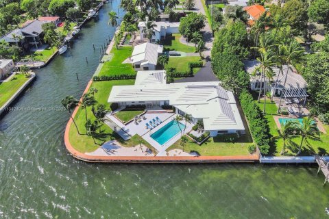 Villa ou maison à louer à Miami, Floride: 6 chambres, 320.14 m2 № 1984764 - photo 3