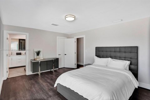 Villa ou maison à louer à Miami, Floride: 6 chambres, 320.14 m2 № 1984764 - photo 21