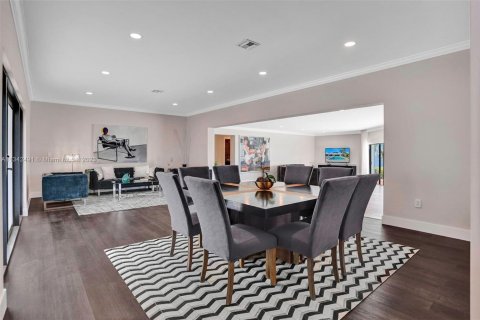 Villa ou maison à louer à Miami, Floride: 6 chambres, 320.14 m2 № 1984764 - photo 9