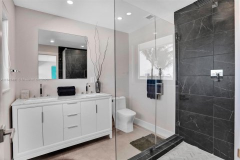 Villa ou maison à louer à Miami, Floride: 6 chambres, 320.14 m2 № 1984764 - photo 22