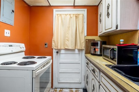 Купить виллу или дом в Майами, Флорида 2 спальни, 130.99м2, № 1972456 - фото 15