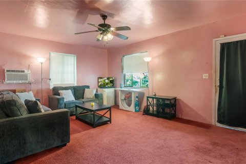 Купить виллу или дом в Майами, Флорида 2 спальни, 130.99м2, № 1972456 - фото 5