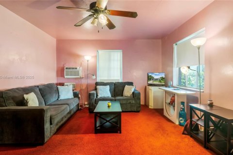 Купить виллу или дом в Майами, Флорида 2 спальни, 130.99м2, № 1972456 - фото 6