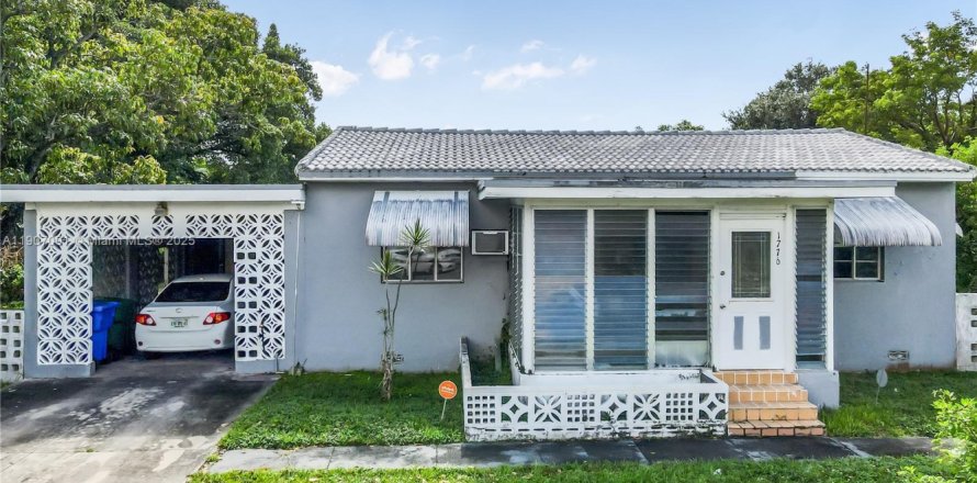 Дом в Майами, Флорида 2 спальни, 130.99м2 № 1972456