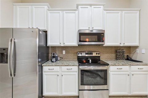 House in Clermont, Florida 3 bedrooms, 197.23 sq.m. № 2209408 - photo 14
