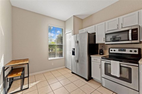 Townhouse in Davenport, Florida 3 bedrooms, 135.36 sq.m. № 1591580 - photo 4