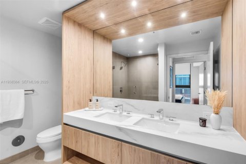 Condominio en venta en Miami, Florida, 2 dormitorios, 76.64 m2 № 1996665 - foto 20