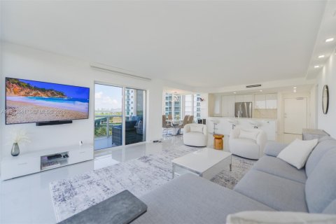 Condo in Bal Harbour, Florida, 2 bedrooms № 2000543 - photo 7