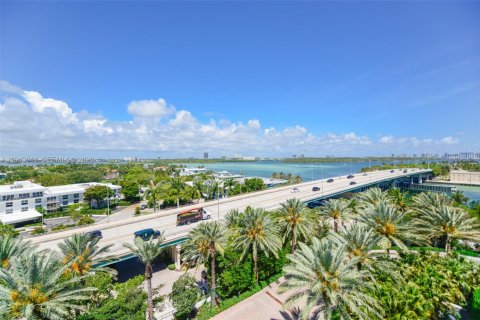 Condo in Bal Harbour, Florida, 2 bedrooms № 2000543 - photo 19
