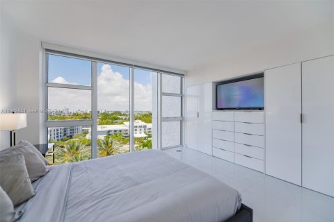 Condo in Bal Harbour, Florida, 2 bedrooms № 2000543 - photo 15