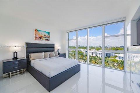 Condo in Bal Harbour, Florida, 2 bedrooms № 2000543 - photo 14