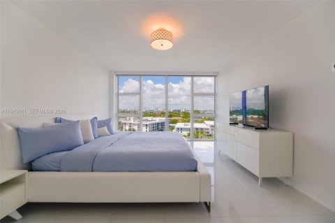 Condo in Bal Harbour, Florida, 2 bedrooms № 2000543 - photo 11
