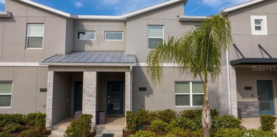 Adosado en Kissimmee, Florida 4 dormitorios, 177.81 m2 № 2236945