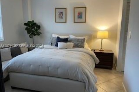 Condo in Fort Lauderdale, Florida, 2 bedrooms  № 2303549 - photo 6