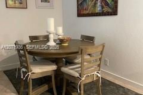 Condo in Fort Lauderdale, Florida, 2 bedrooms  № 2303549 - photo 10